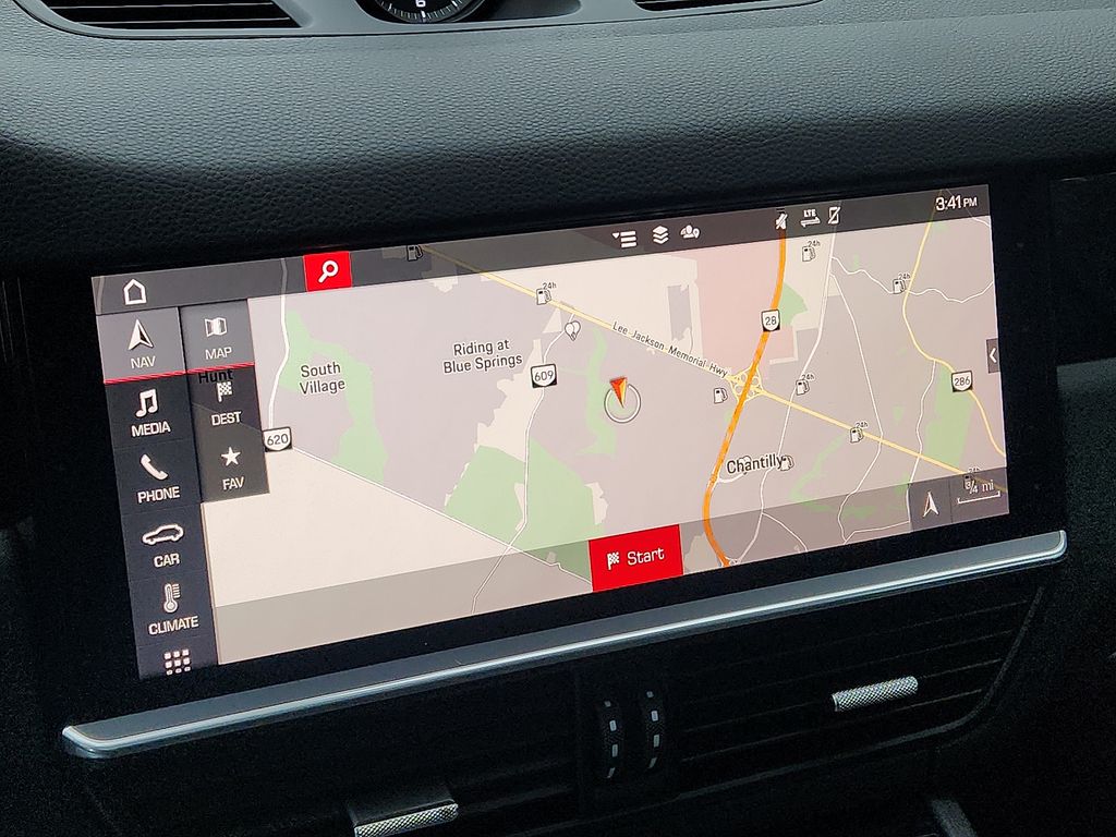 Thumbnail: 2021 Porsche Cayenne - 17