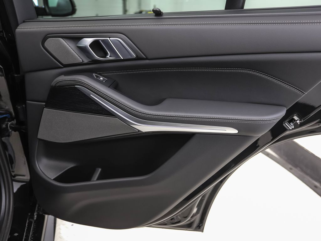 Thumbnail: 2026 BMW X5 - 26