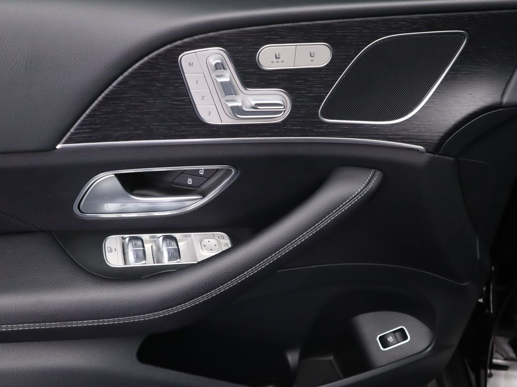 Thumbnail: 2025 Mercedes-Benz GLE - 24