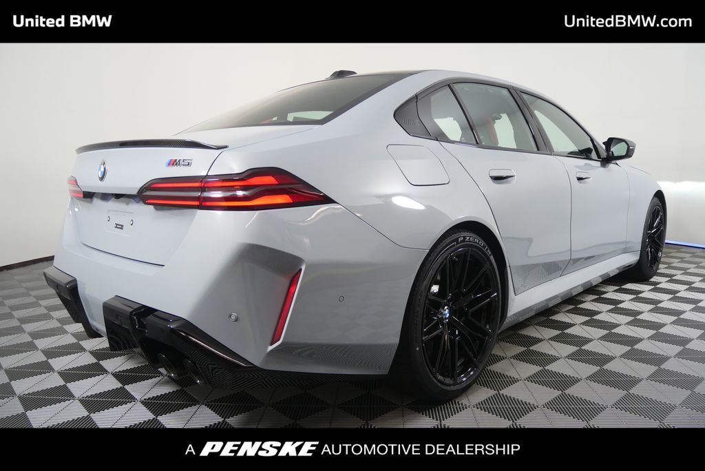 Thumbnail: 2026 BMW M5 - 3