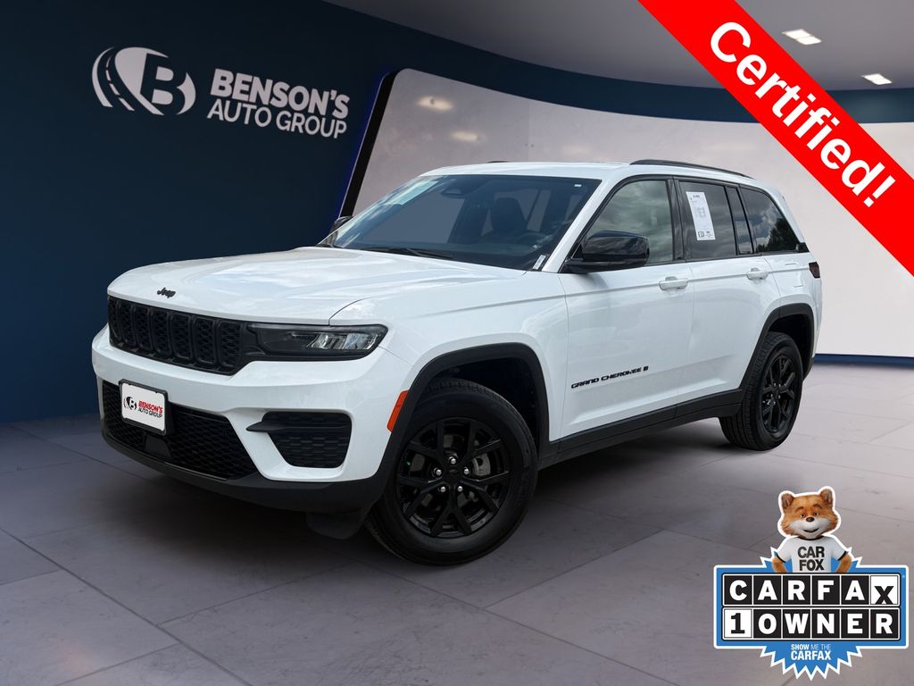 Bright White Clearcoat 2025 Jeep Grand Cherokee SUV / Crossover Four-Wheel Drive 8-Speed Automatic