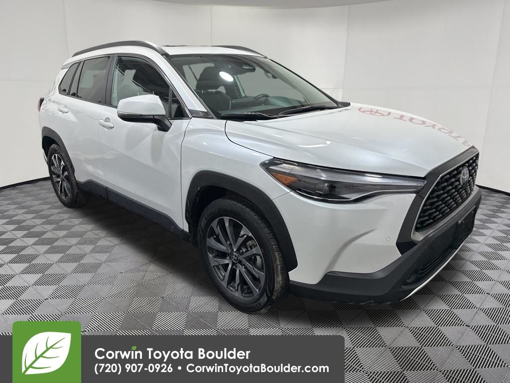 White (Wind Chill Pearl) 2023 Toyota Corolla Cross XLE FWD SUV / Crossover Front-Wheel Drive Continuously Variable Transmission