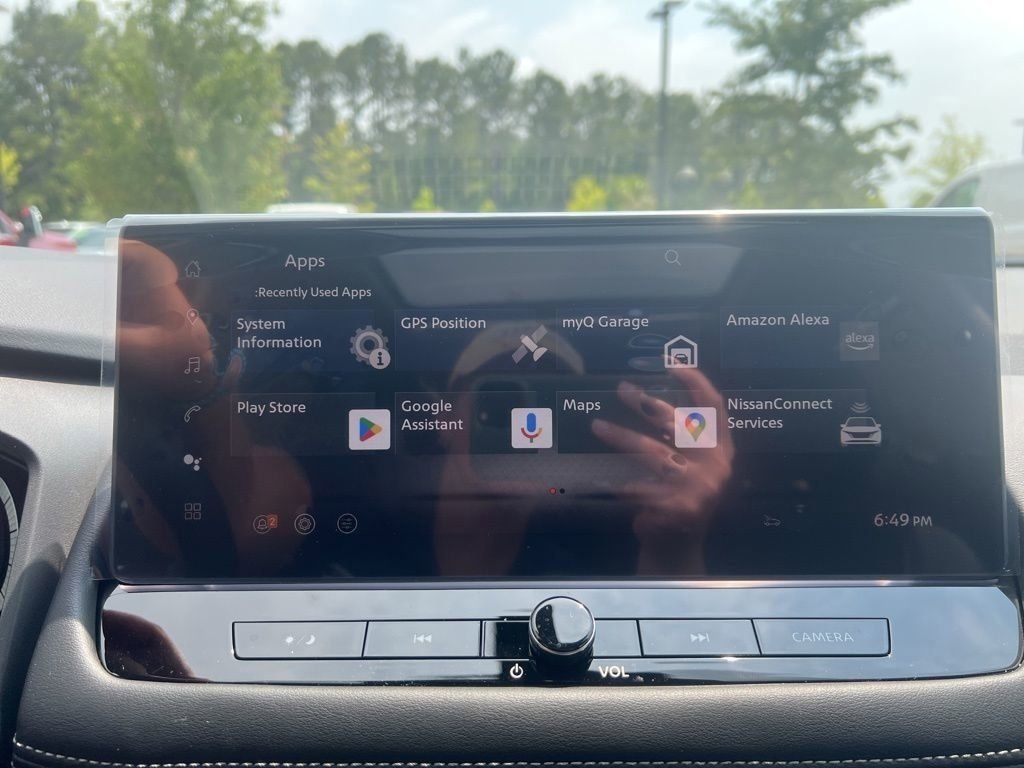 2025 Everest White Pearl/Super Black Nissan Rogue Platinum FWD SUV
