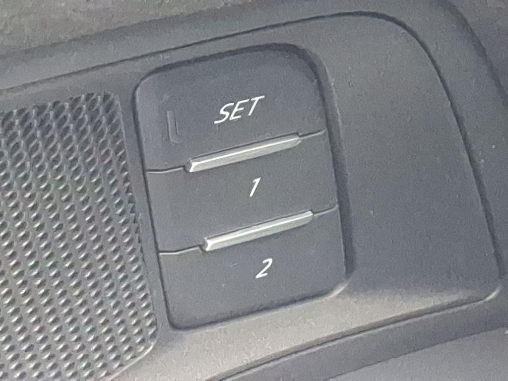 Thumbnail: 2025 Audi RS e-tron GT - 25