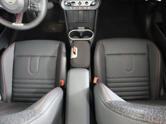 Thumbnail: 2026 MINI Cooper - 23