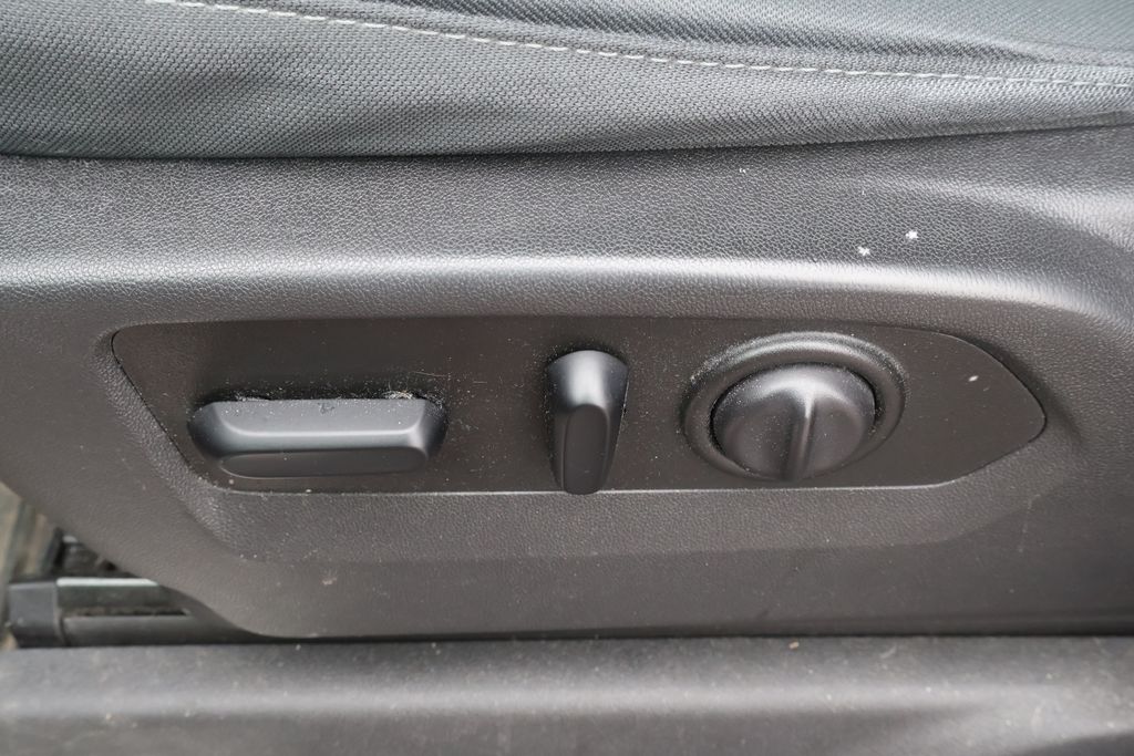 Thumbnail: 2019 Chevrolet Silverado 1500 - 13