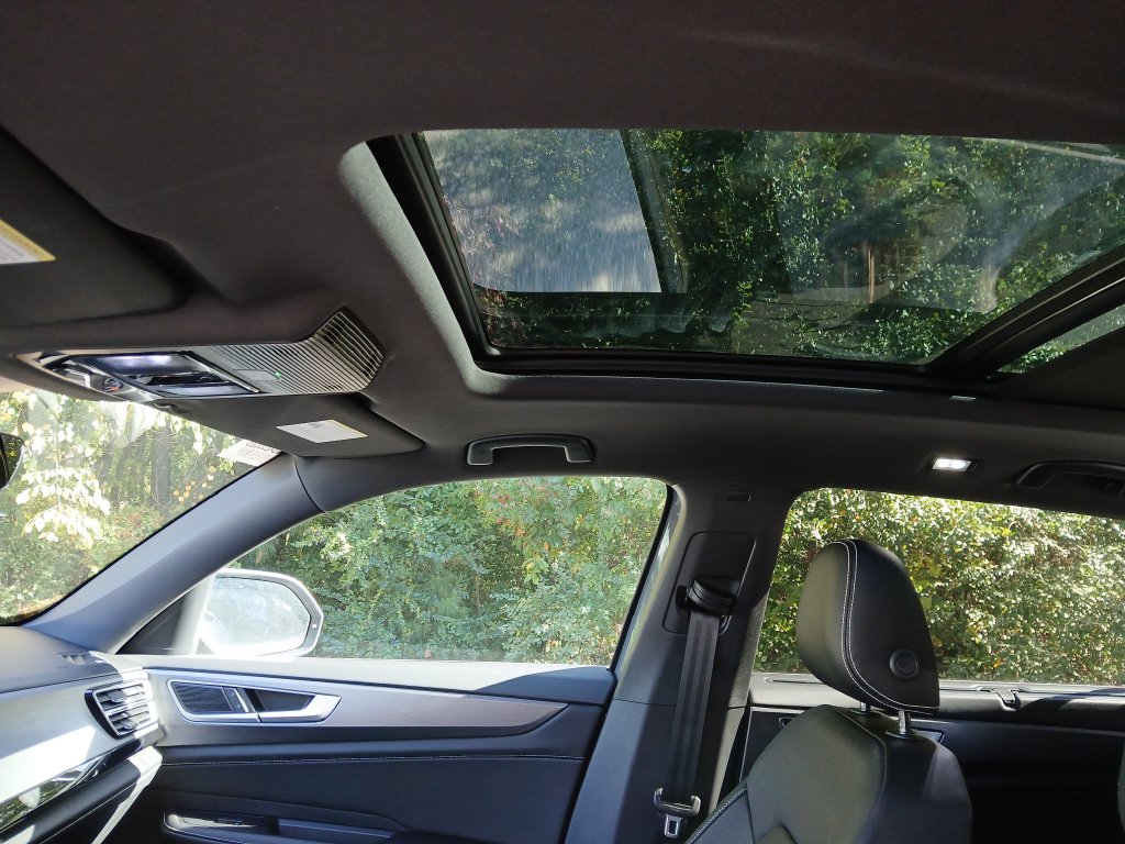 New 2026 Gray Volkswagen SE w/Technology image 20