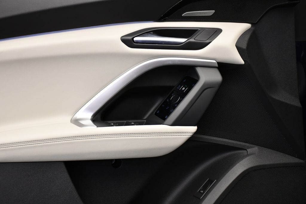 Thumbnail: 2025 Audi Q5 - 31