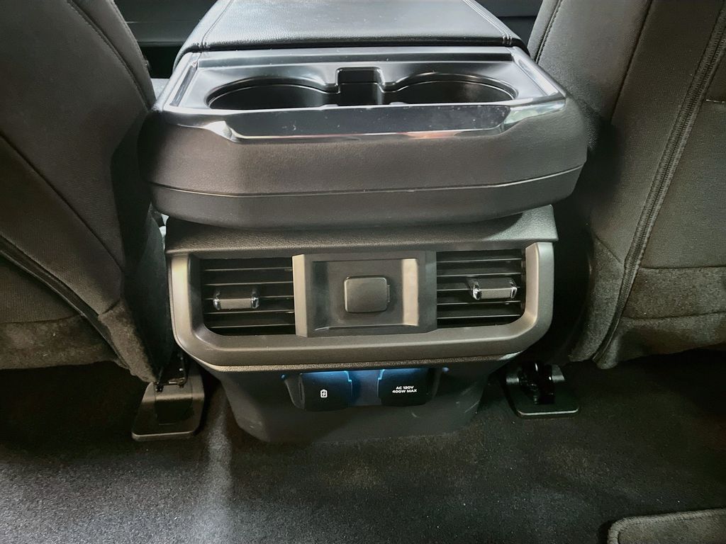 Used 2024 Oxford White Ford XLT image 26