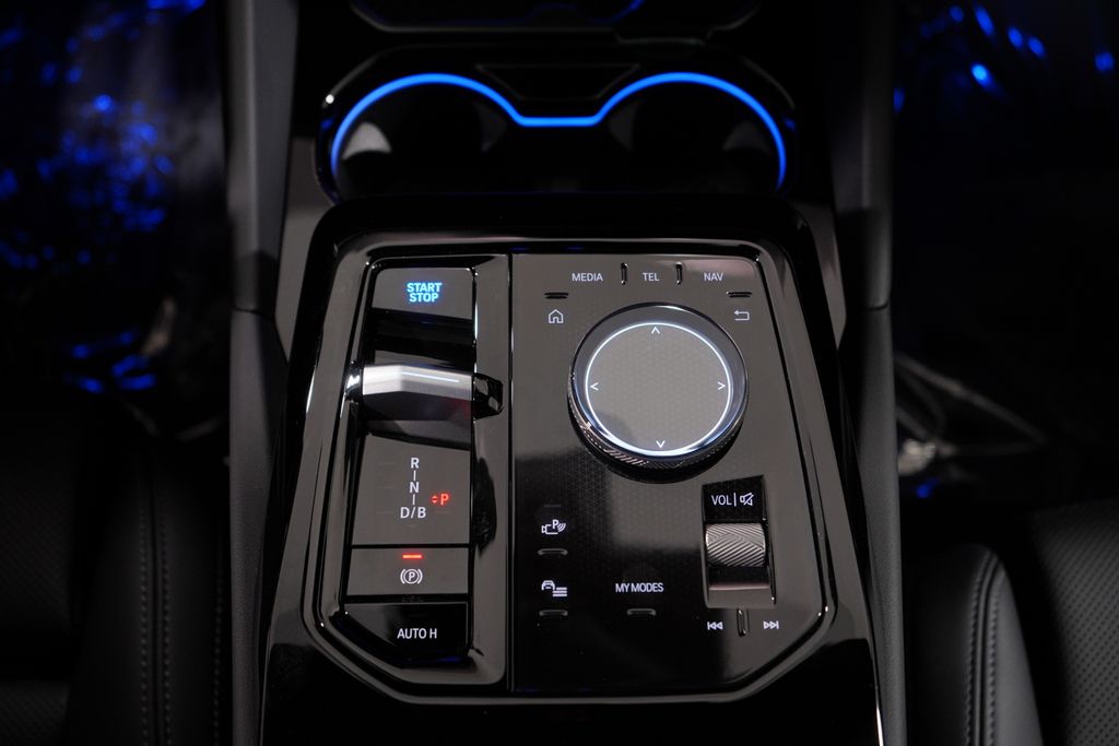 Thumbnail: 2026 BMW i5 - 13