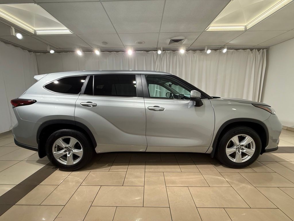Thumbnail: 2025 Toyota Highlander - 6