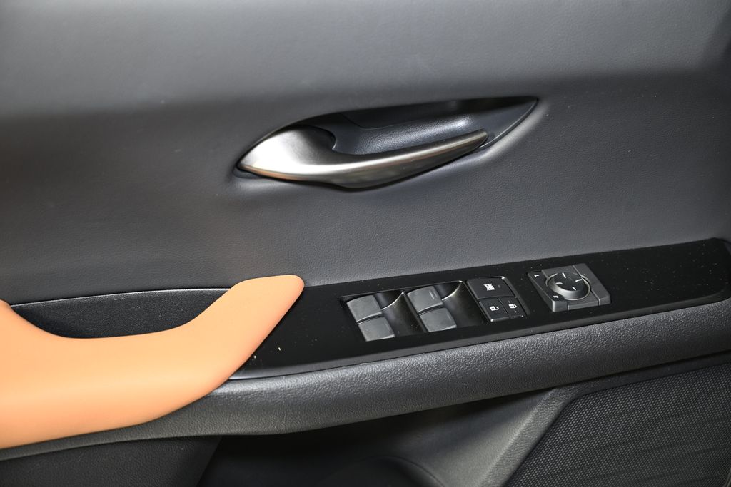Thumbnail: 2021 Lexus UX - 24
