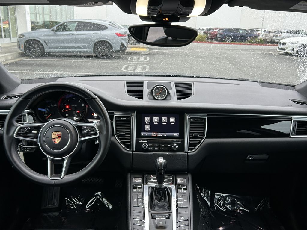 Thumbnail: 2018 Porsche Macan - 31