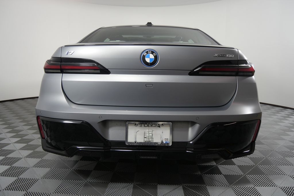 2023 BMW i7 xDrive60 4