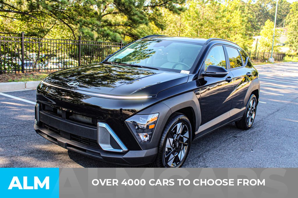 Used 2025 Black Hyundai SEL image 2