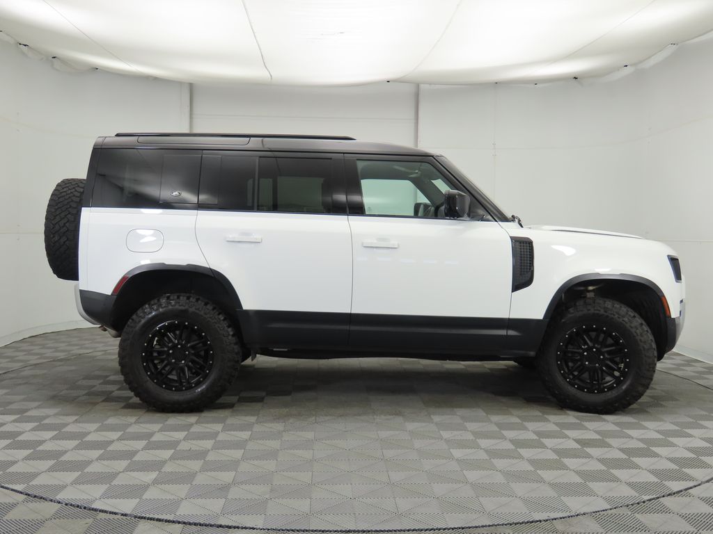 Thumbnail: 2022 Land Rover Defender - 4
