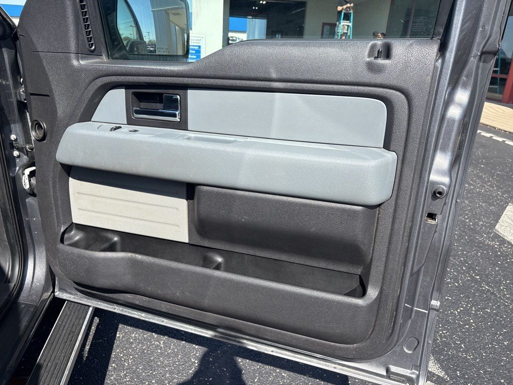 2013 Ford F-150 XLT photo 16