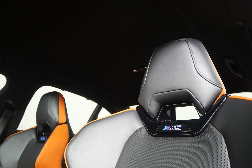 Thumbnail: 2025 BMW M5 - 17