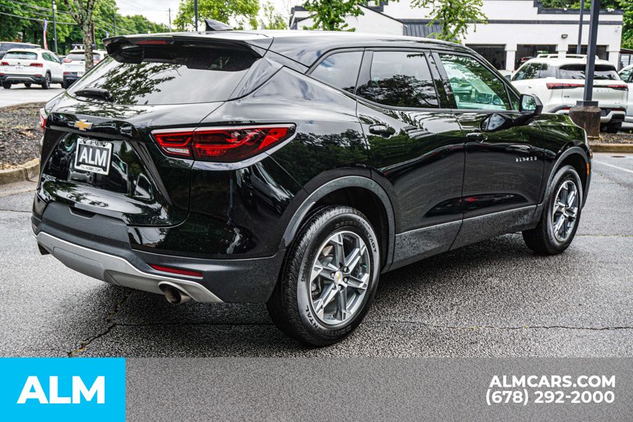 Used 2025 Black Chevrolet LT image 6