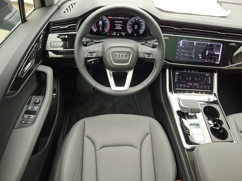 Thumbnail: 2025 Audi Q7 - 6