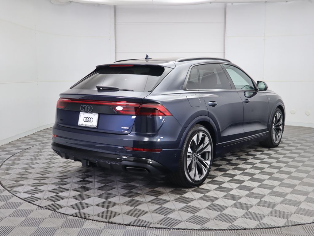 Thumbnail: 2025 Audi Q8 - 5