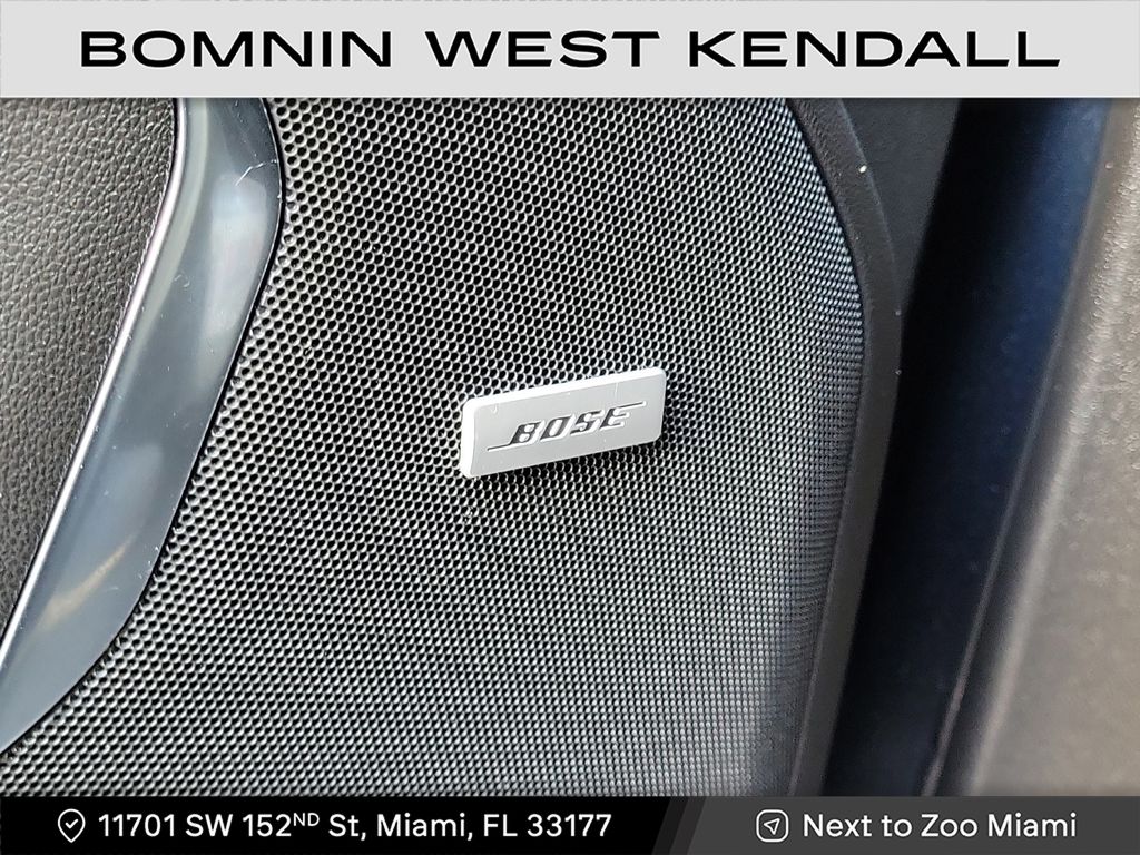 2021 Chevrolet Suburban LT photo