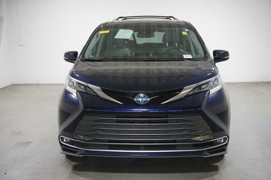 Thumbnail: 2021 Toyota Sienna - 2