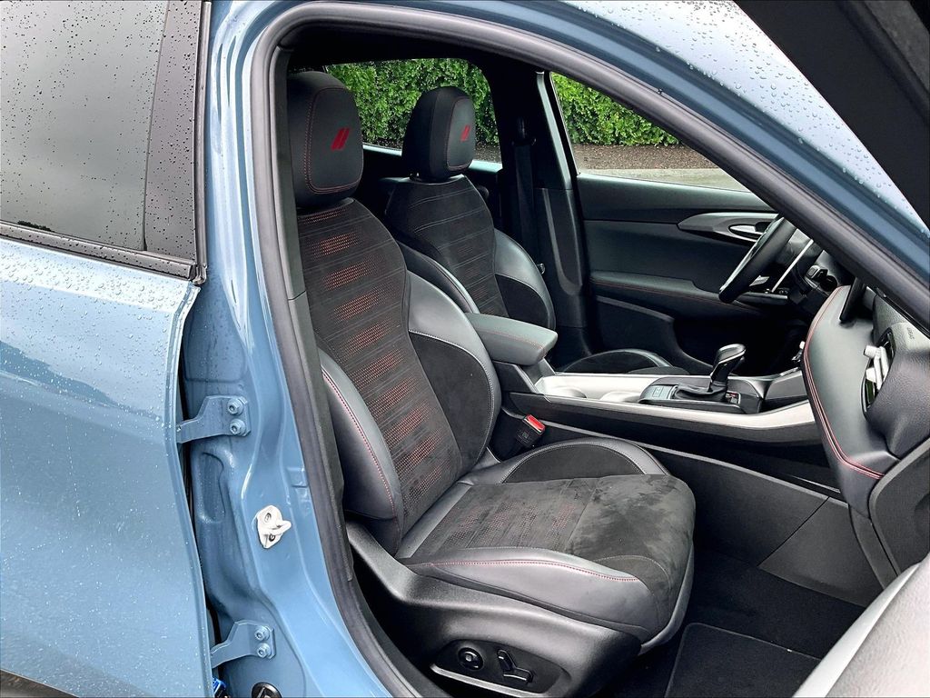 2024 Dodge Hornet — photo 11
