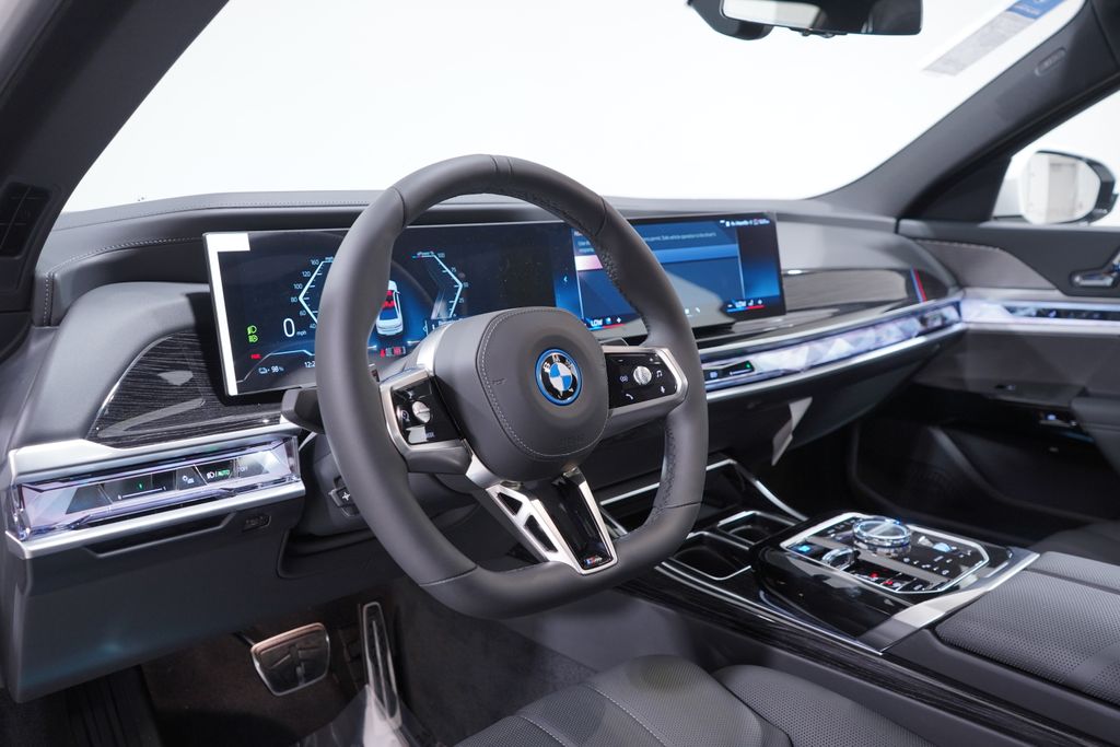 2025 BMW i7 eDrive50 6