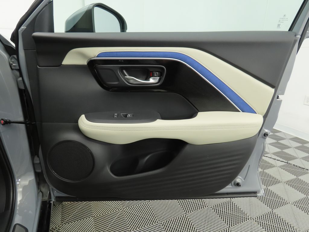 Thumbnail: 2025 Acura ADX - 25