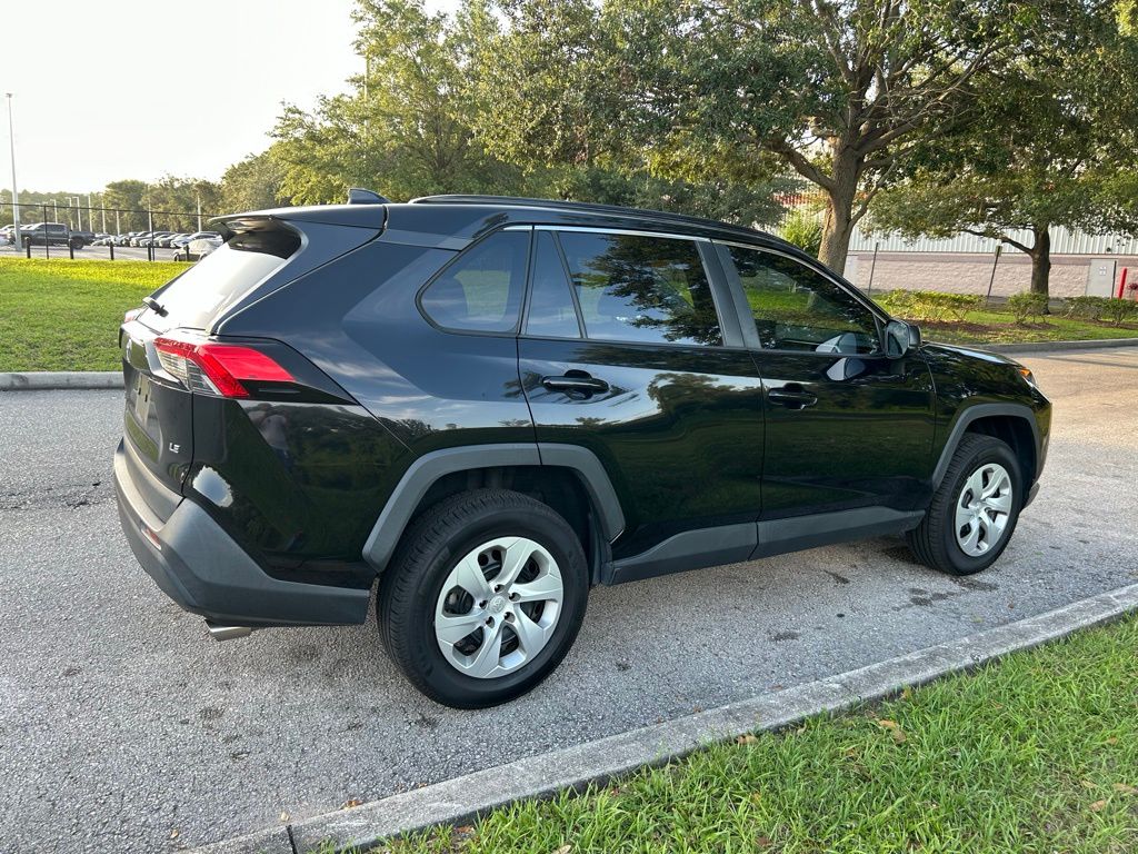 2019 Toyota RAV4 LE 5