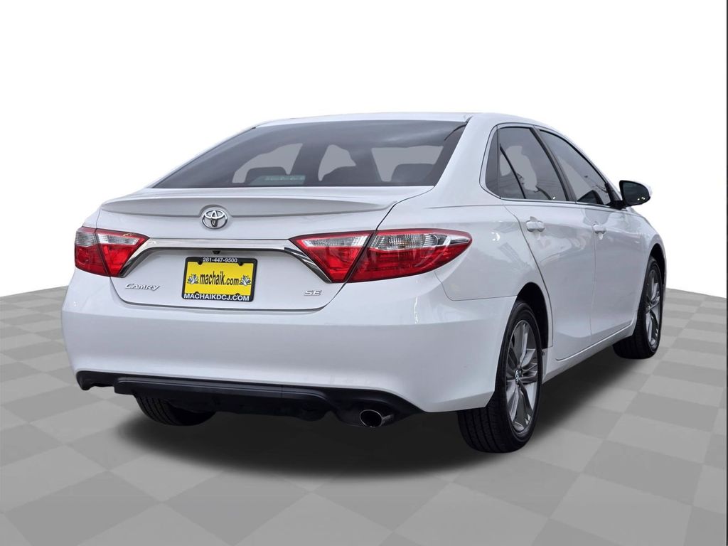 2017 Toyota Camry SE White at Emmons Autoplex