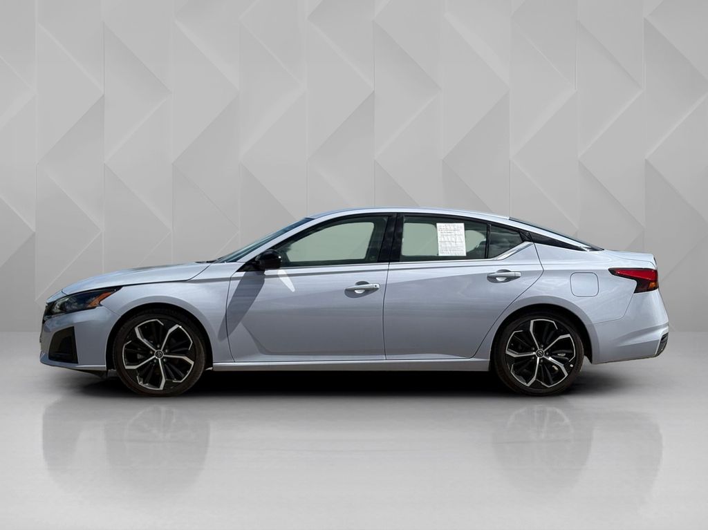 2024 Nissan Altima 2.5 SR Gray at Baytown Hyundai