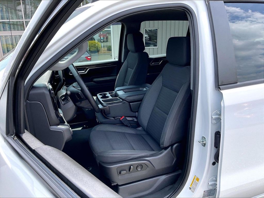 2023 Chevrolet Silverado 1500 — photo 10