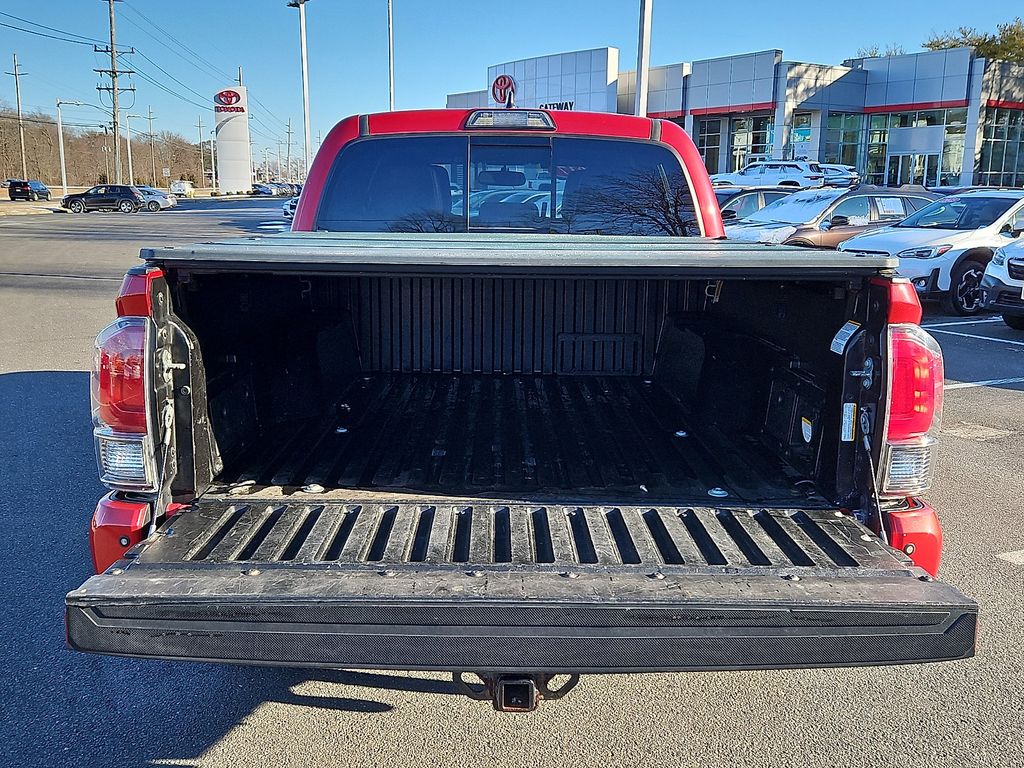 Thumbnail: 2017 Toyota Tacoma - 12