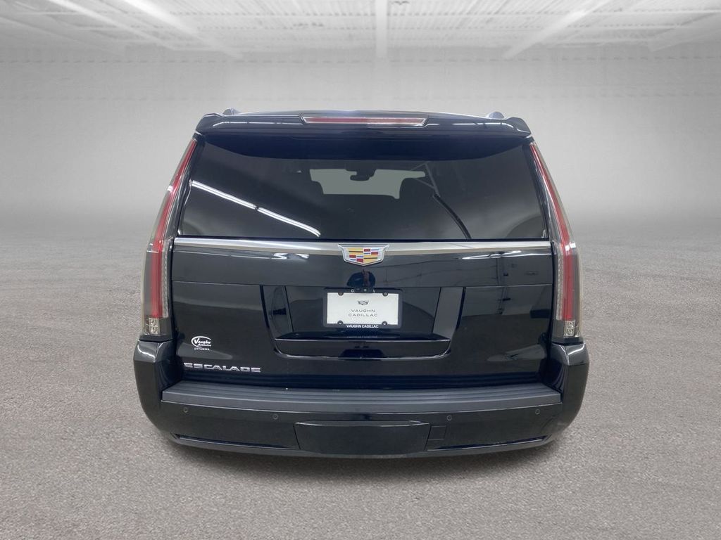 2020 Cadillac Escalade Luxury photo