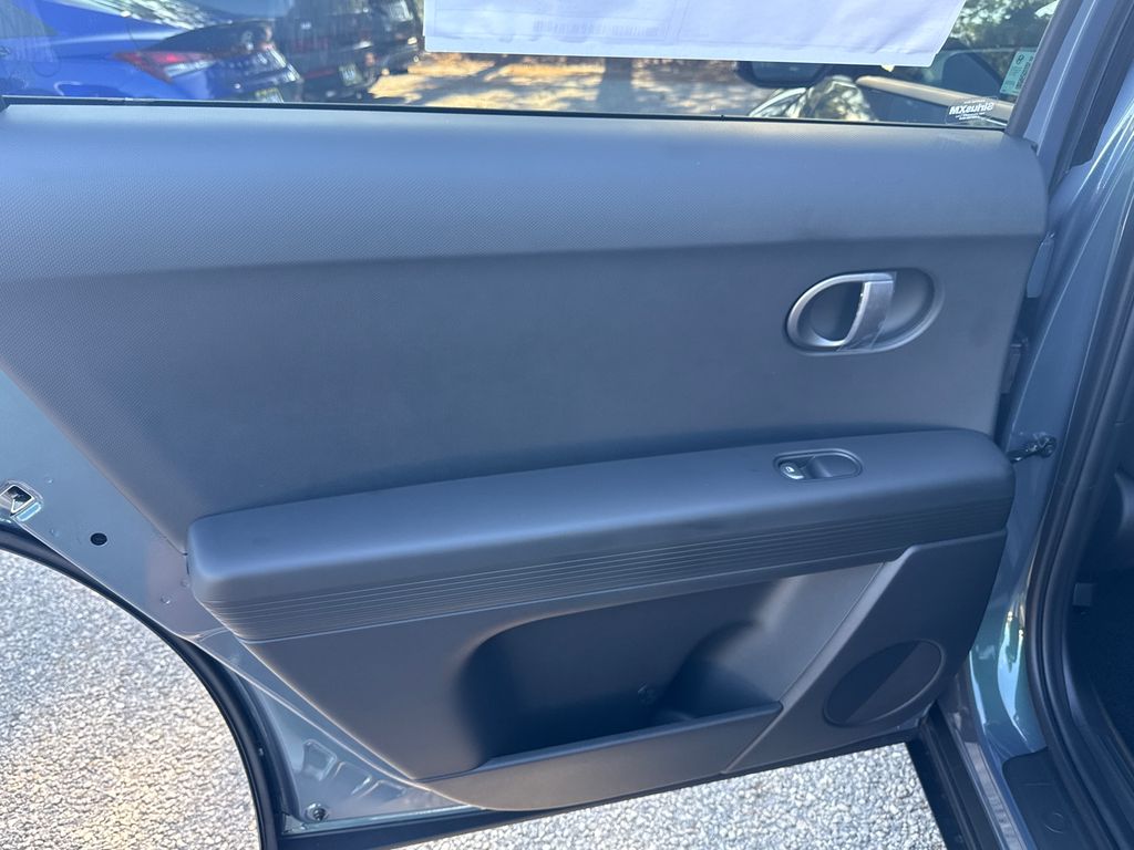 2025 Hyundai Ioniq 5 SE Standard Range photo 12
