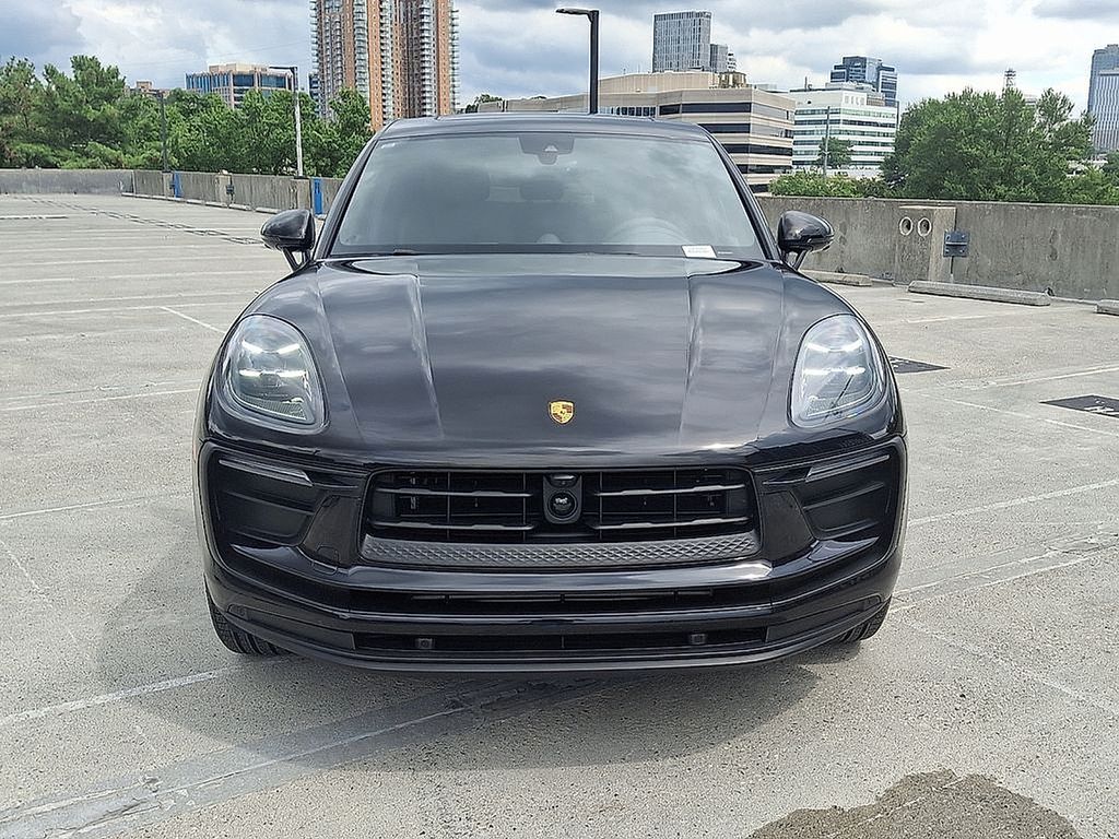 Thumbnail: 2026 Porsche Macan - 6