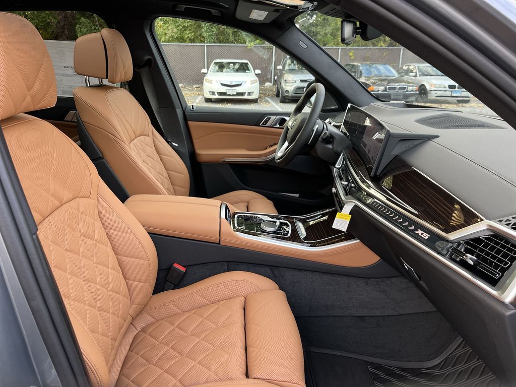 Thumbnail: 2026 BMW X5 - 25