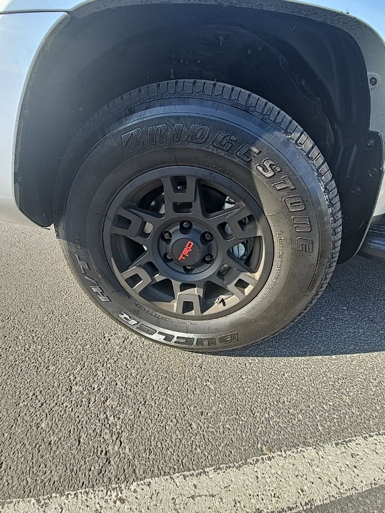 Thumbnail: 2022 Toyota 4Runner - 6