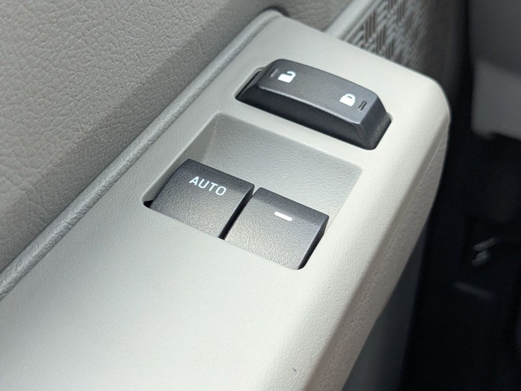 2026 Ford E-350 Cutaway 