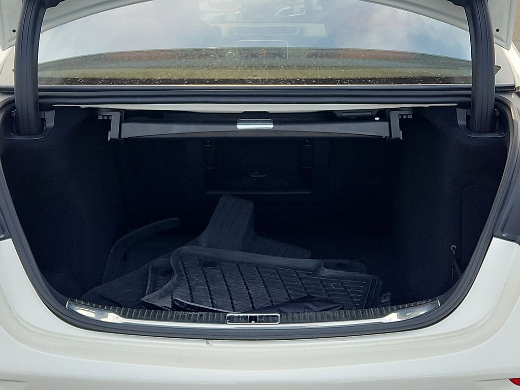 Thumbnail: 2023 Mercedes-Benz S-Class - 28