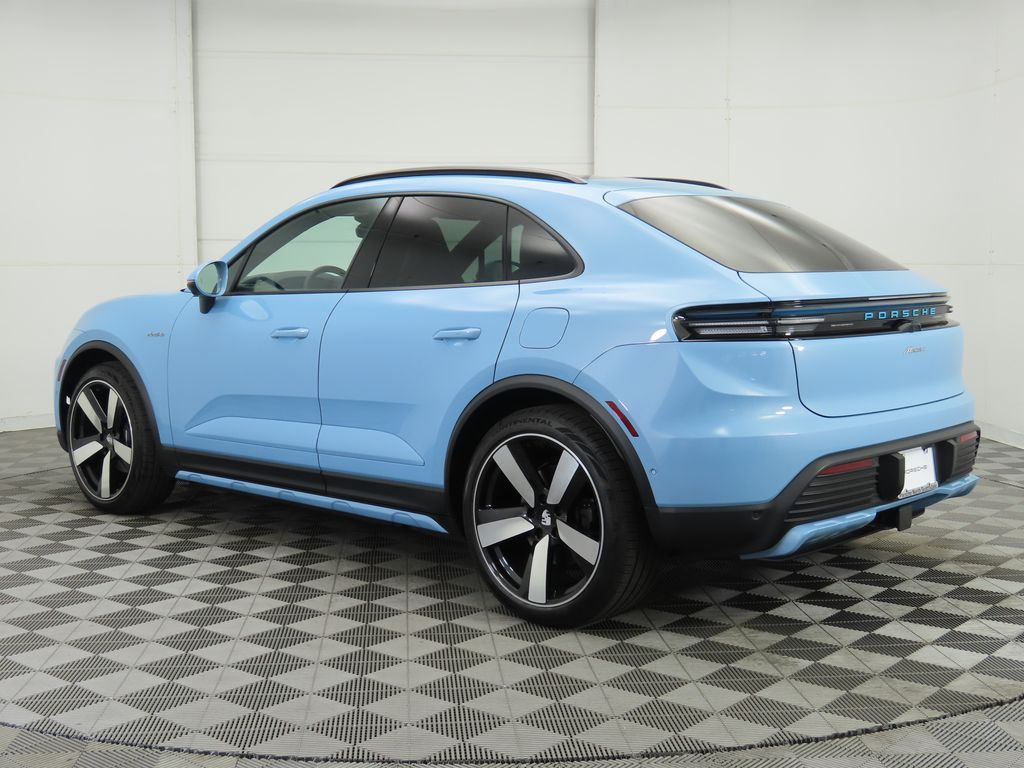 Thumbnail: 2025 Porsche Macan - 3