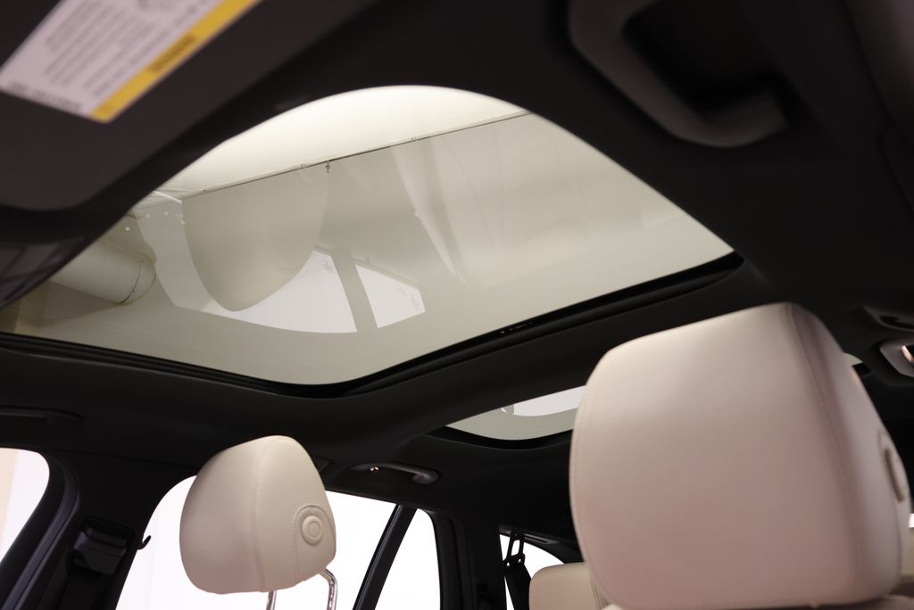 Thumbnail: 2019 Mercedes-Benz E-Class - 15