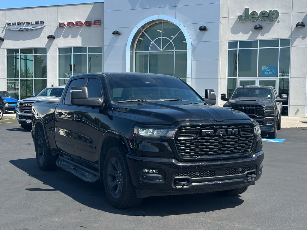 2025 RAM 1500 Negro (Diamond Black Crystal Pearlcoat) Camioneta Todo terreno 8 velocidades Automática