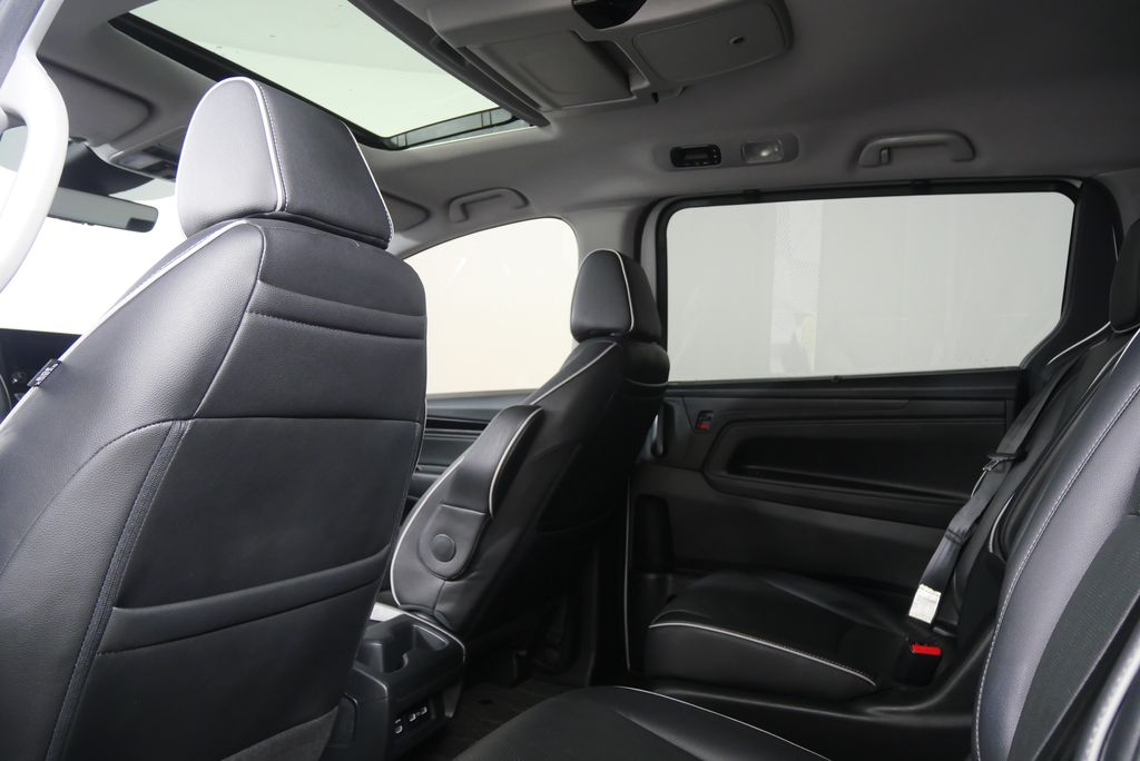 Thumbnail: 2022 Honda Odyssey - 18