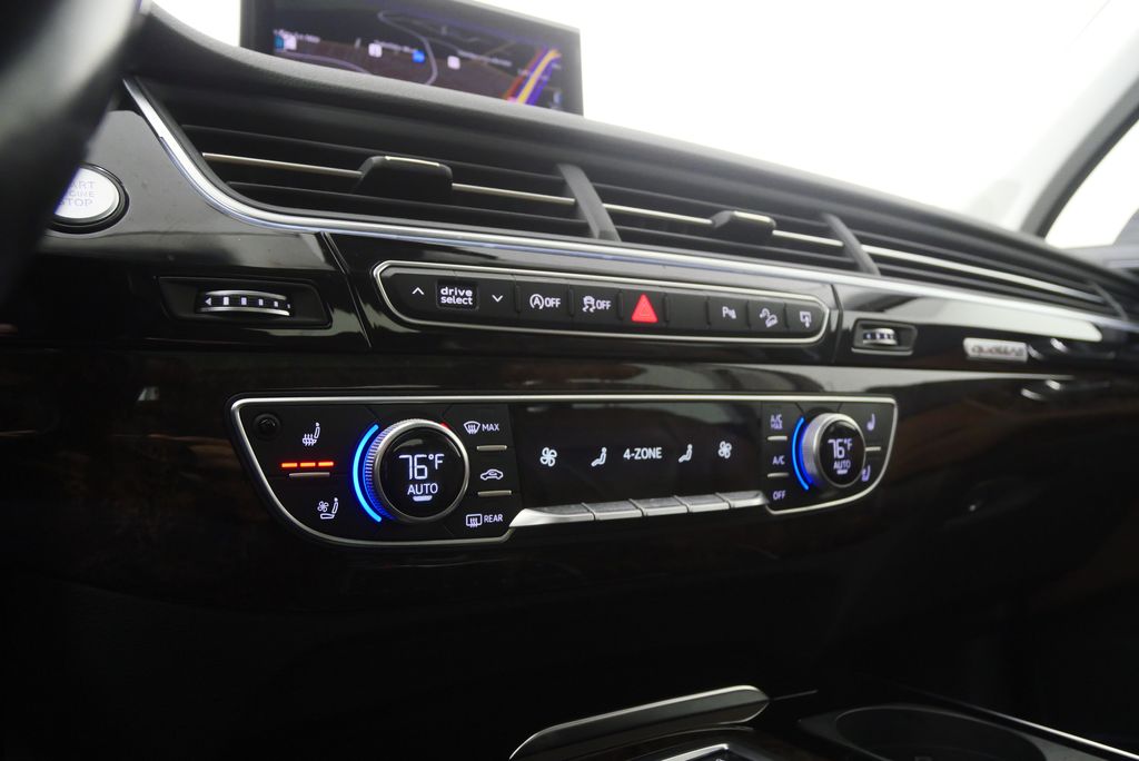 Thumbnail: 2017 Audi Q7 - 27