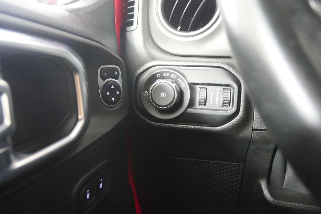 Thumbnail: 2021 Jeep Wrangler - 20