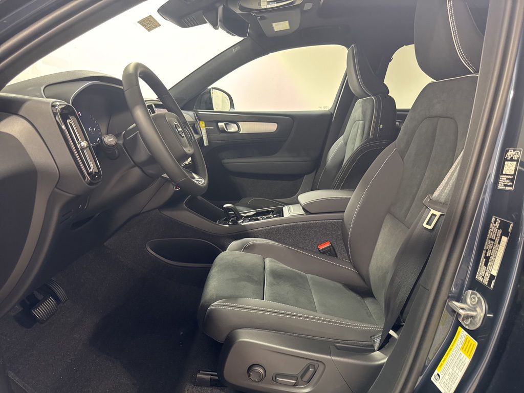 New 2026 Blue Volvo B5 Ultra Black Edition image 18