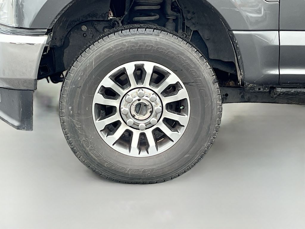 Used 2020 Gray Ford Lariat image 27